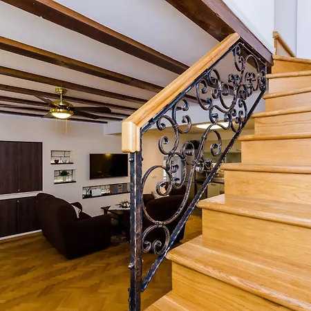 Maru Prestige - Comfort Duplex Two Bedroom Lägenhet *