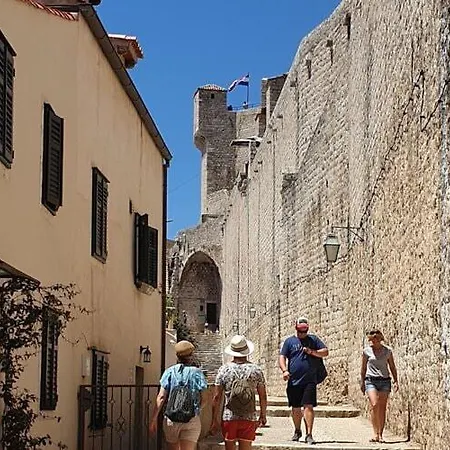 Maru Prestige - Comfort Duplex Two Bedroom