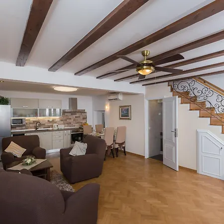 Maru Prestige - Comfort Duplex Two Bedroom